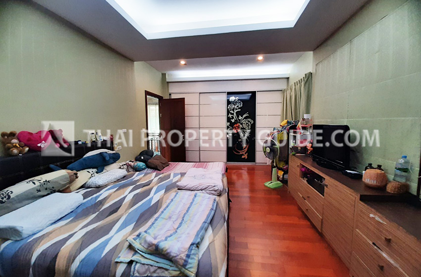 House with Private Pool in Sukhumvit 